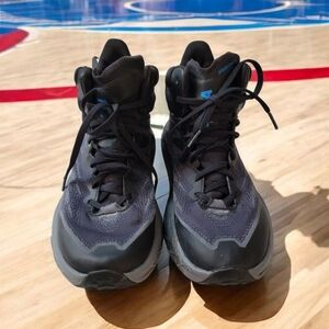 Hoka Men's size 9D black and grey with Gore-Tex Vibram Soles. Speedgoat 5 trail